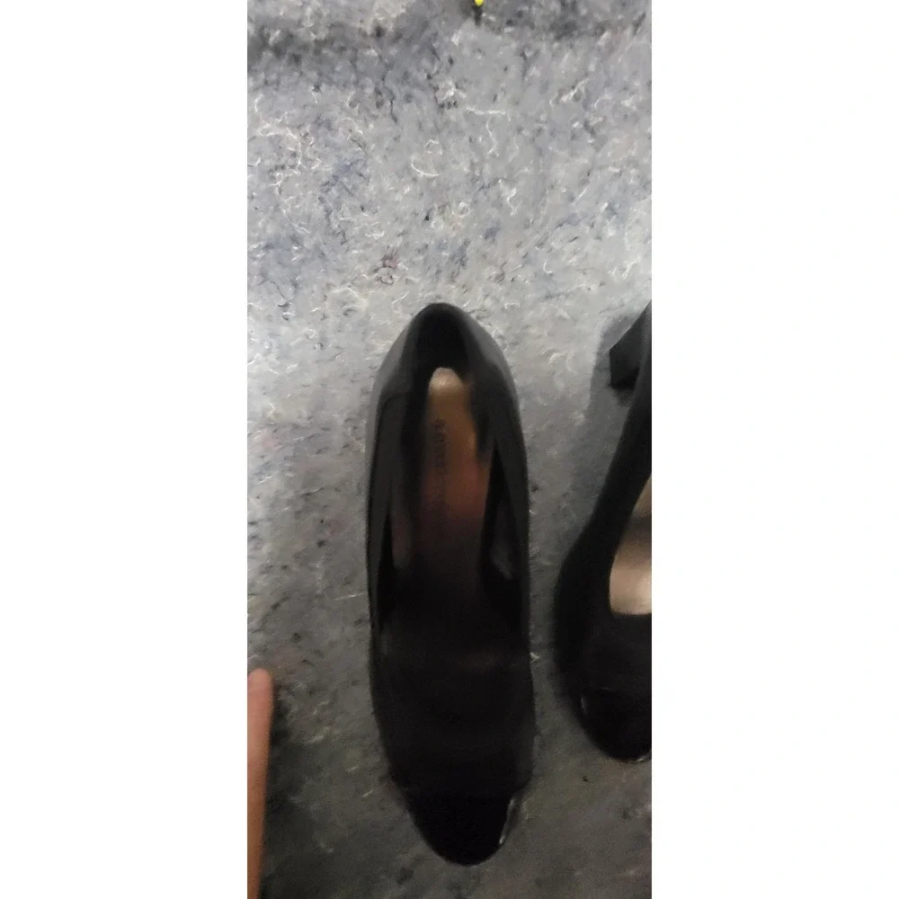 Apostrophe Women's Black Leather Slip-on Heels Size 9M‎